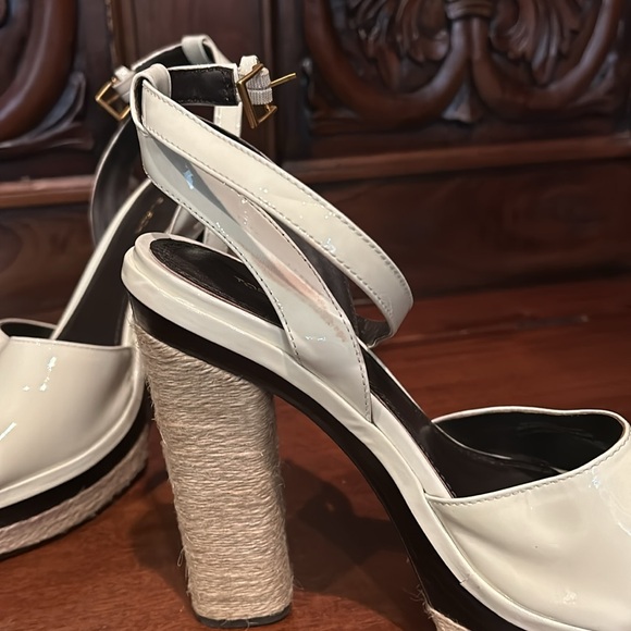 Tory Burch JUTE PLATFORM SANDAL very good shape a few marks look at photos - Picture 3 of 5